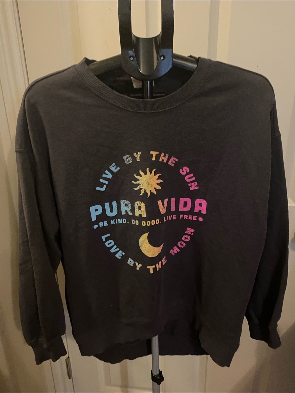 PURA VIDA GRAY SIZE LARGE SWEATER